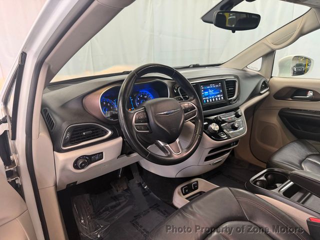 2018 Chrysler Pacifica Touring L FWD - 23037186 - 4