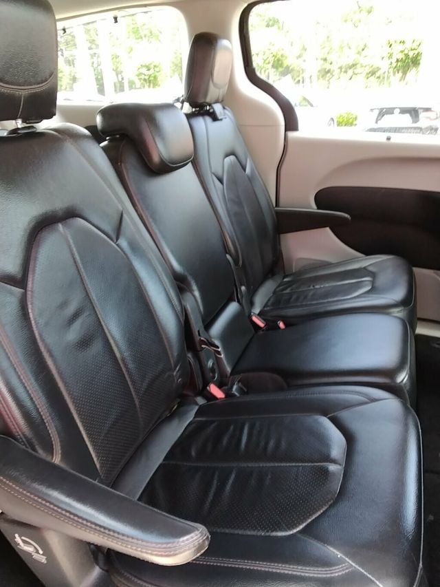 2018 Chrysler Pacifica Touring L FWD - 23020424 - 12