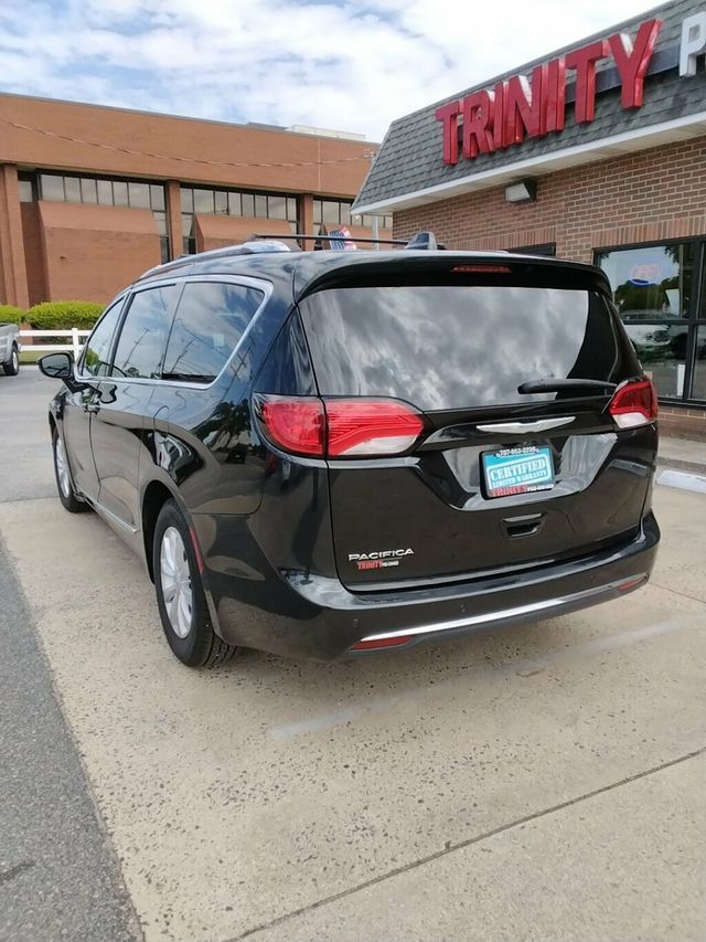 2018 Chrysler Pacifica Touring L FWD - 23020424 - 1