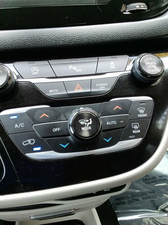 2018 Chrysler Pacifica Touring L FWD - 23020424 - 23