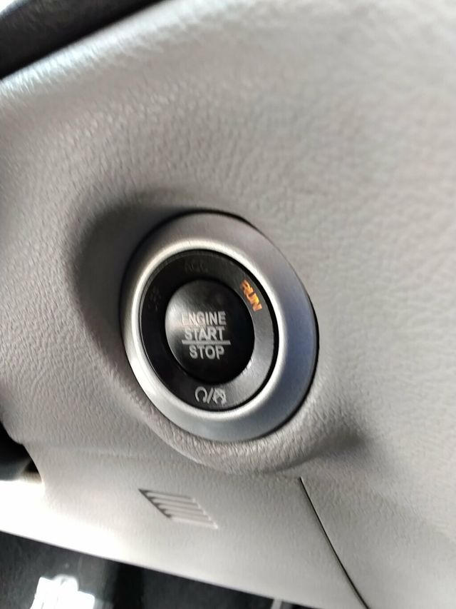 2018 Chrysler Pacifica Touring L FWD - 23020424 - 28
