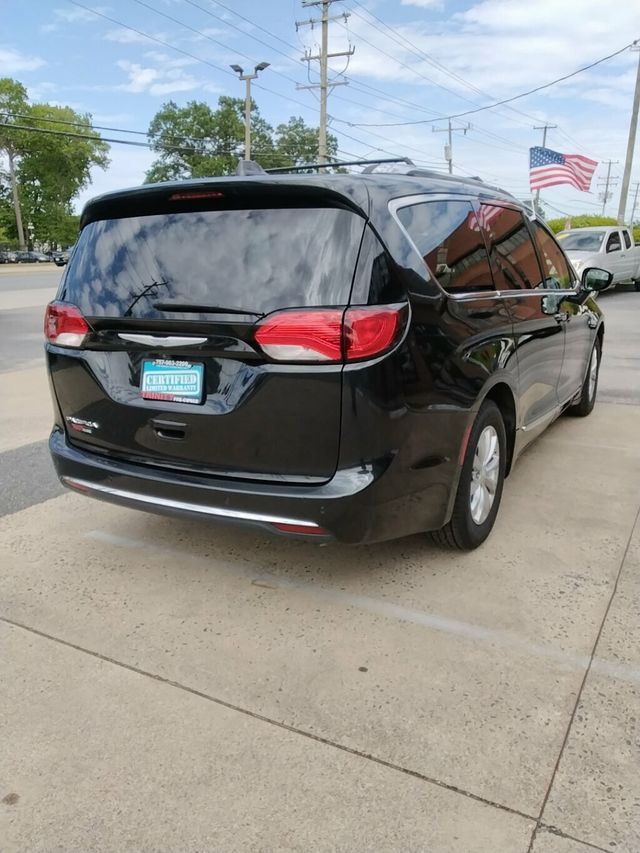 2018 Chrysler Pacifica Touring L FWD - 23020424 - 3