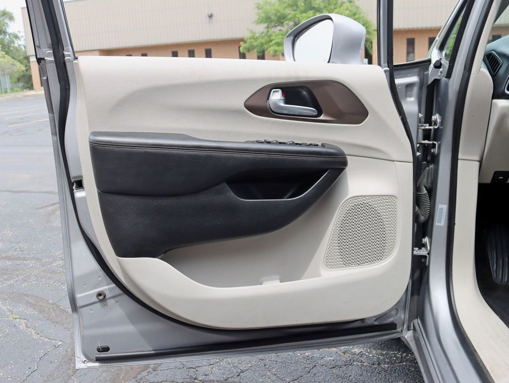 2018 Chrysler Pacifica Touring L FWD - 22868219 - 23