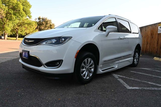 2018 Chrysler Pacifica Touring L FWD - 22975756 - 9