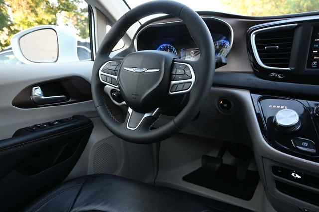 2018 Chrysler Pacifica Touring L FWD - 22975756 - 23