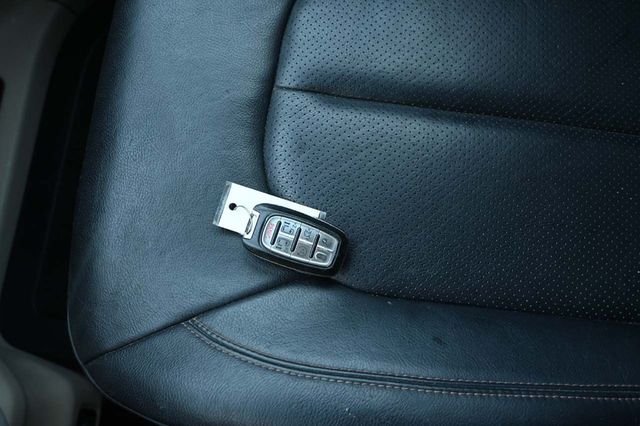 2018 Chrysler Pacifica Touring L FWD - 22975756 - 37