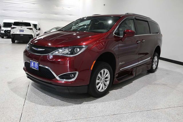 2018 Chrysler Pacifica Touring L FWD - 23044282 - 9