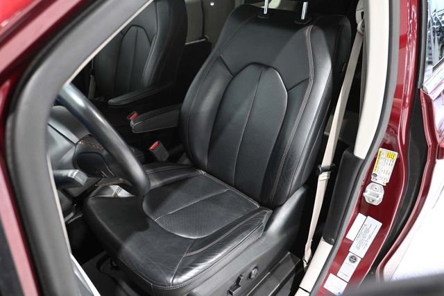 2018 Chrysler Pacifica Touring L FWD - 23044282 - 13