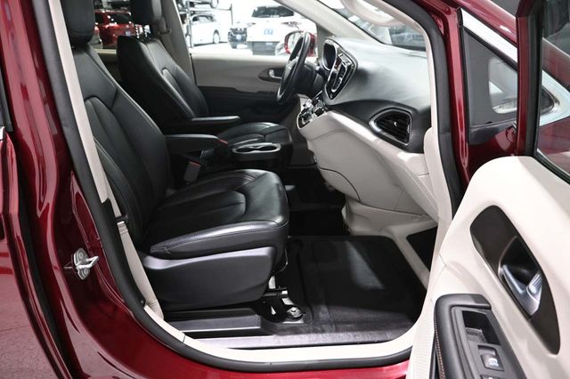 2018 Chrysler Pacifica Touring L FWD - 23044282 - 14