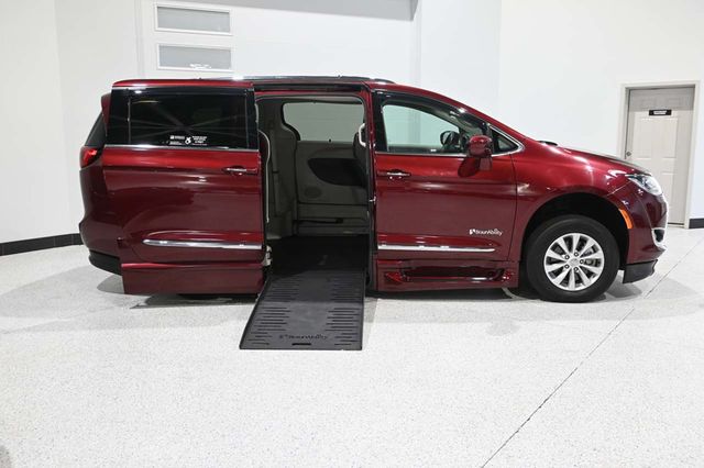 2018 Chrysler Pacifica Touring L FWD - 23044282 - 16