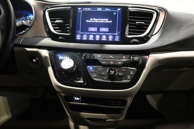 2018 Chrysler Pacifica Touring L FWD - 23044282 - 22