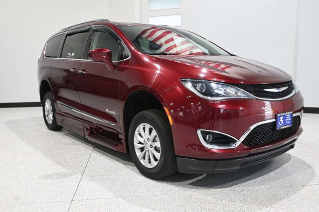 2018 Chrysler Pacifica Touring L FWD - 23044282 - 2