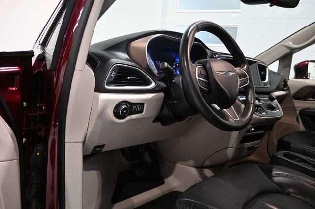 2018 Chrysler Pacifica Touring L FWD - 23044282 - 30
