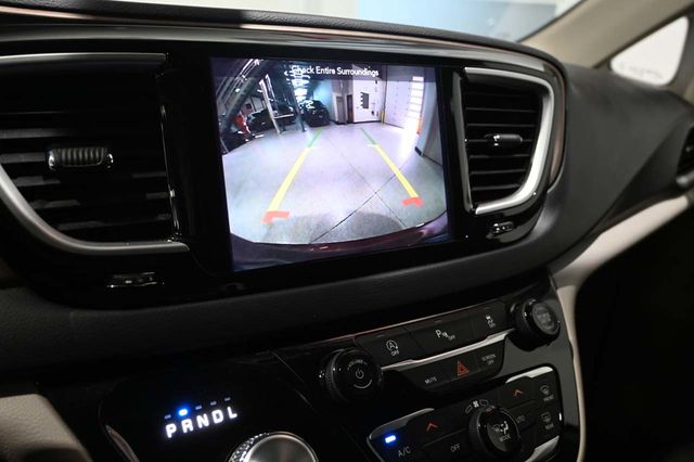 2018 Chrysler Pacifica Touring L FWD - 23044282 - 36