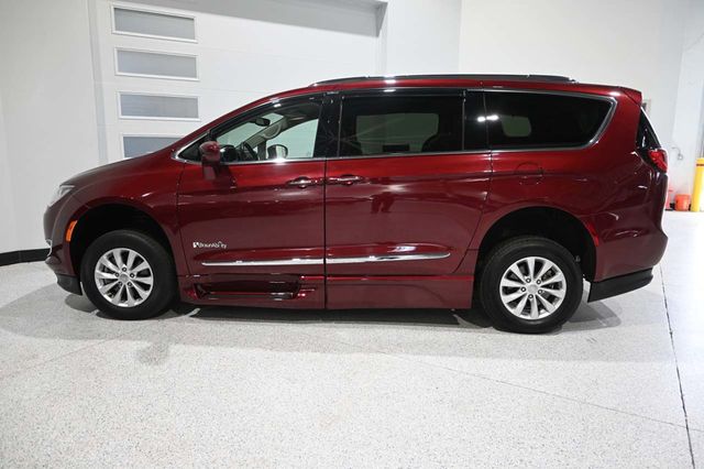 2018 Chrysler Pacifica Touring L FWD - 23044282 - 8
