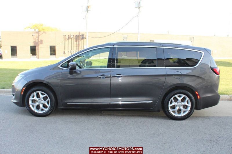 2018 Chrysler Pacifica Touring L FWD - 22651389 - 1