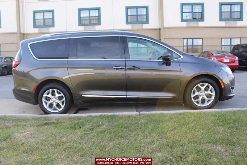 2018 Chrysler Pacifica Touring L FWD - 22651389 - 5