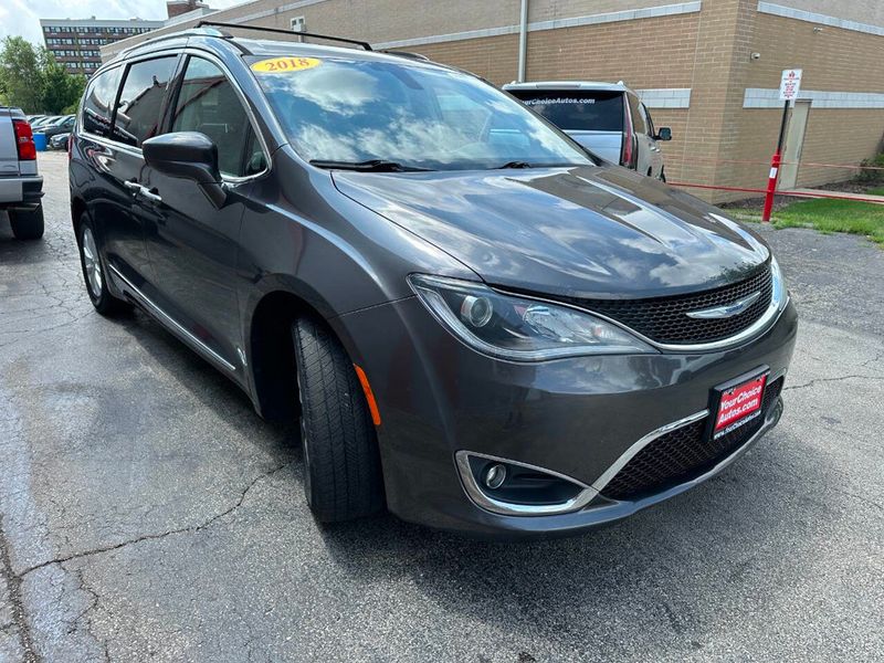 2018 Chrysler Pacifica Touring L FWD - 22892164 - 11