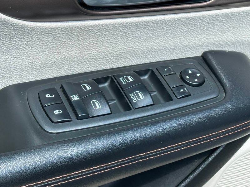 2018 Chrysler Pacifica Touring L FWD - 22892164 - 15