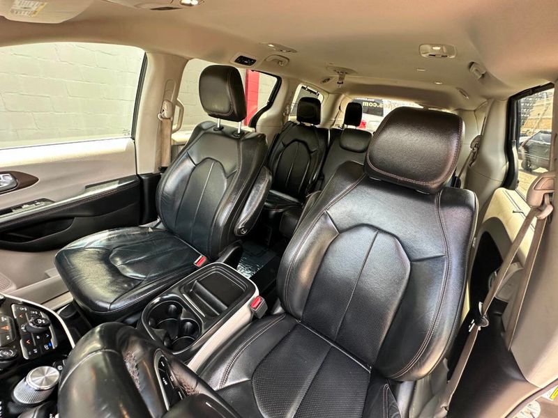 2018 Chrysler Pacifica Touring L FWD - 22892164 - 20