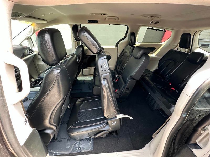2018 Chrysler Pacifica Touring L FWD - 22892164 - 23