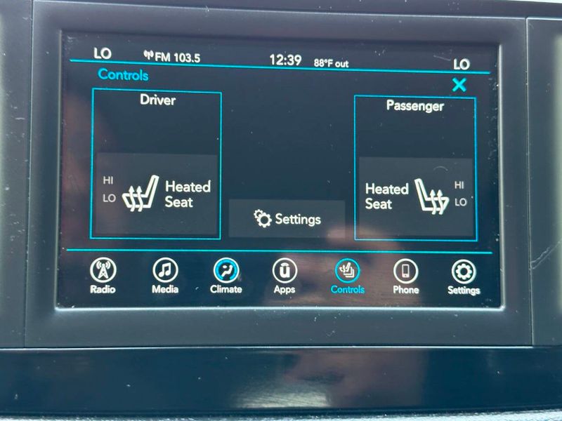 2018 Chrysler Pacifica Touring L FWD - 22892164 - 51