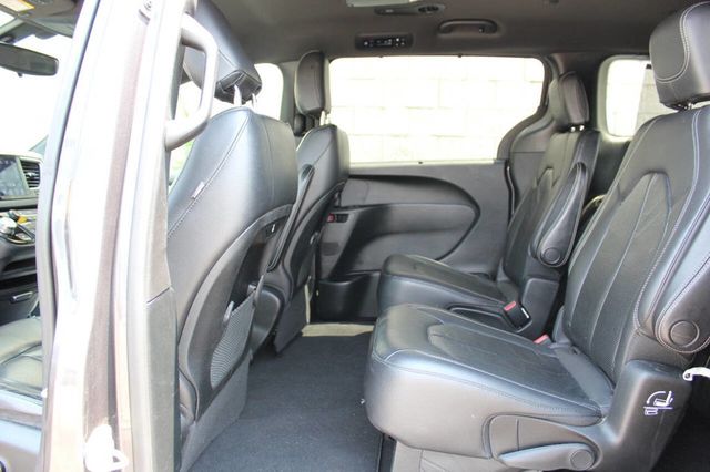 2018 Chrysler Pacifica Touring L FWD - 22895308 - 11