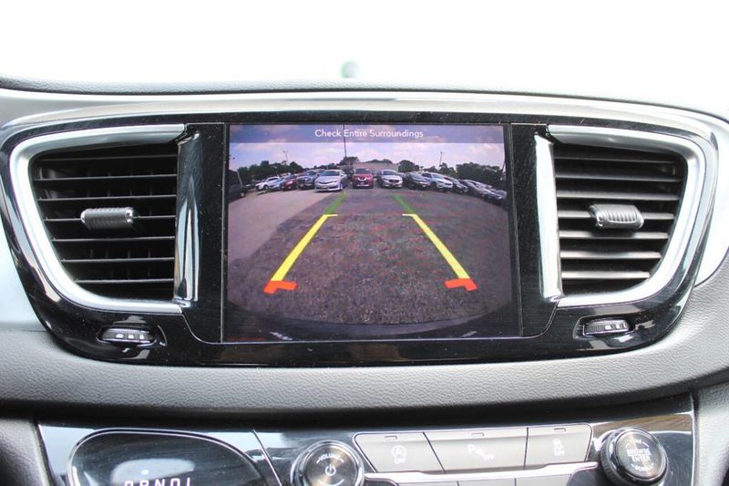 2018 Chrysler Pacifica Touring L FWD - 22895308 - 21