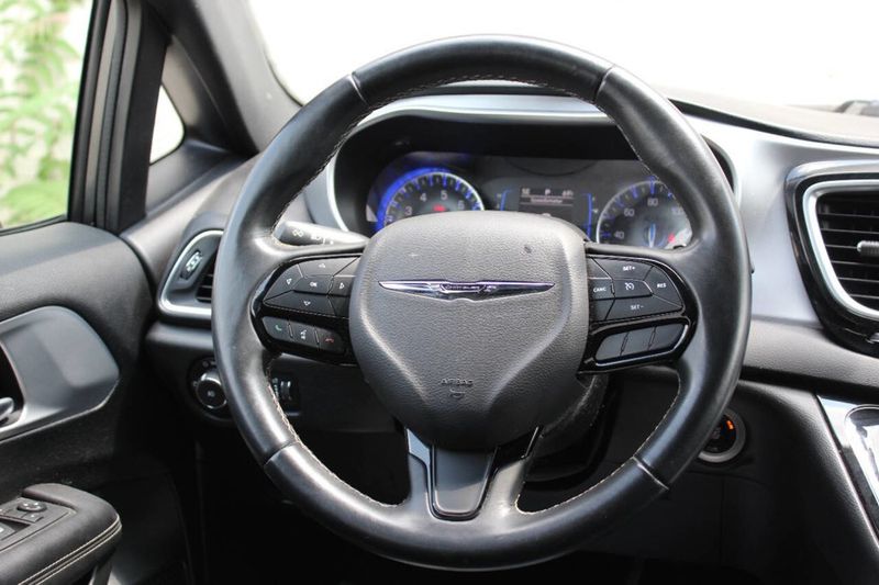 2018 Chrysler Pacifica Touring L FWD - 22895308 - 23