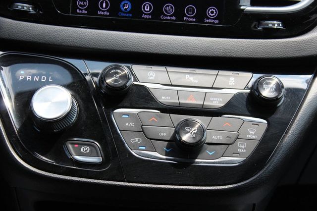 2018 Chrysler Pacifica Touring L FWD - 22895308 - 26