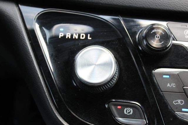 2018 Chrysler Pacifica Touring L FWD - 22895308 - 27