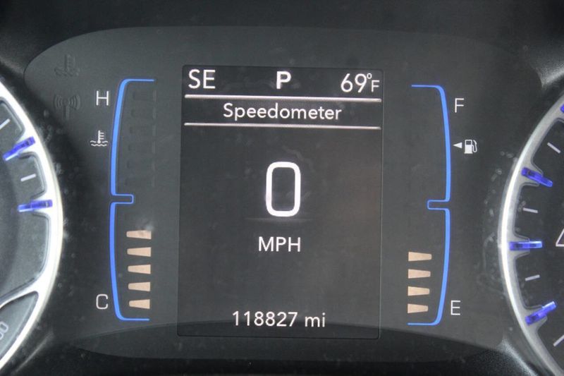 2018 Chrysler Pacifica Touring L FWD - 22895308 - 30