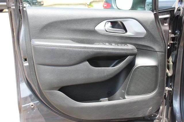 2018 Chrysler Pacifica Touring L FWD - 22895308 - 8