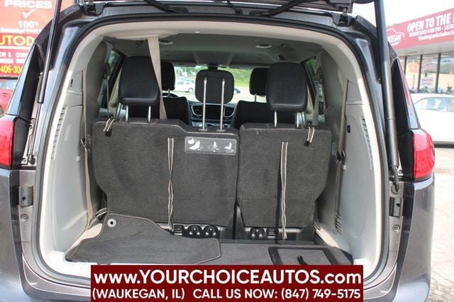 2018 Chrysler Pacifica Touring L FWD - 22900445 - 11