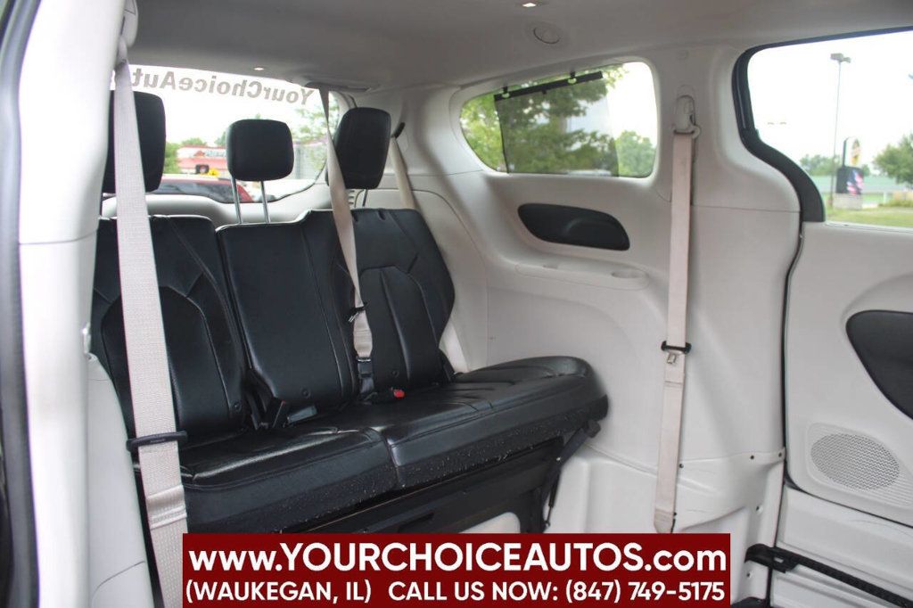 2018 Chrysler Pacifica Touring L FWD - 22900445 - 19