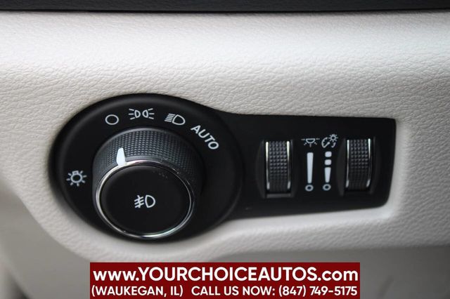 2018 Chrysler Pacifica Touring L FWD - 22900445 - 35