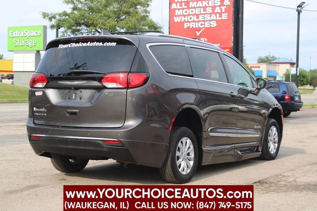 2018 Chrysler Pacifica Touring L FWD - 22900445 - 5