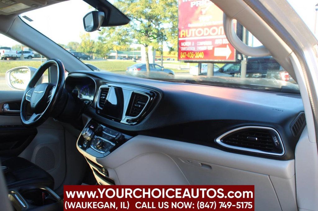 2018 Chrysler Pacifica Touring L FWD - 22917086 - 14