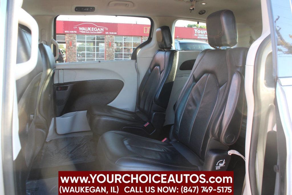 2018 Chrysler Pacifica Touring L FWD - 22917086 - 16