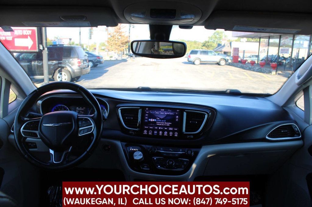 2018 Chrysler Pacifica Touring L FWD - 22917086 - 18