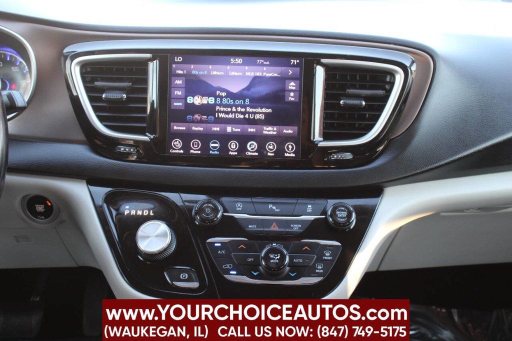 2018 Chrysler Pacifica Touring L FWD - 22917086 - 19