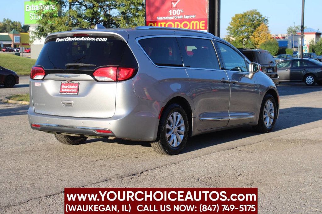 2018 Chrysler Pacifica Touring L FWD - 22917086 - 4