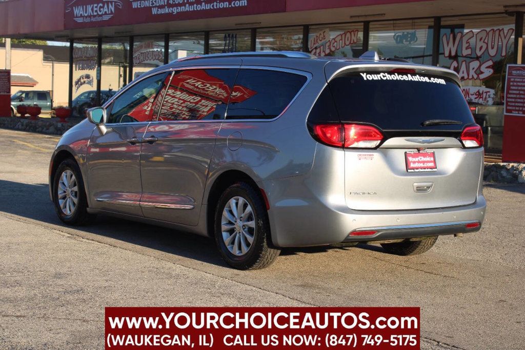 2018 Chrysler Pacifica Touring L FWD - 22917086 - 6