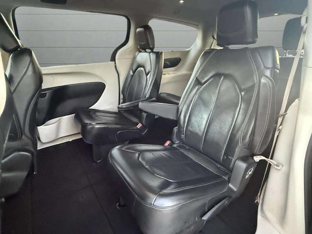 2018 Chrysler Pacifica Touring L FWD - 22929898 - 16