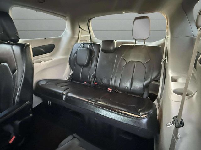 2018 Chrysler Pacifica Touring L FWD - 22929898 - 17