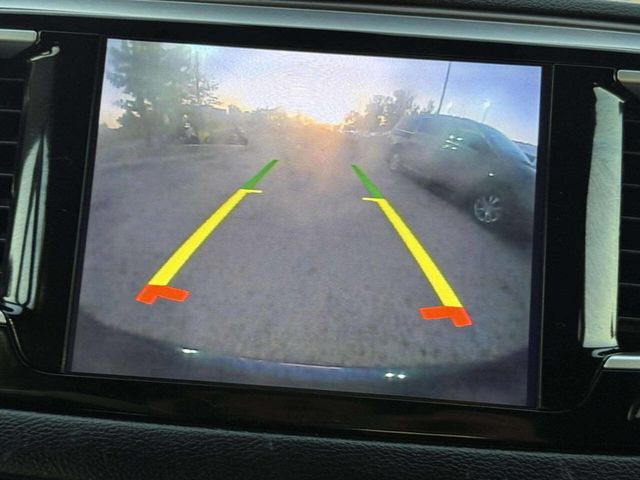 2018 Chrysler Pacifica Touring L FWD - 22929898 - 28