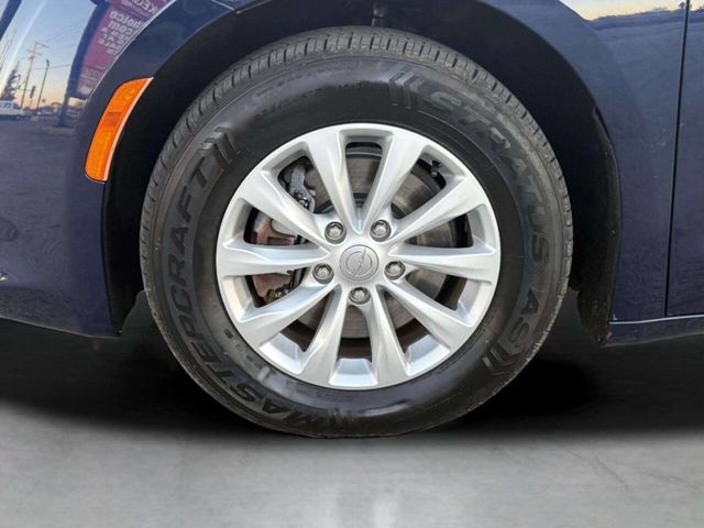 2018 Chrysler Pacifica Touring L FWD - 22929898 - 7