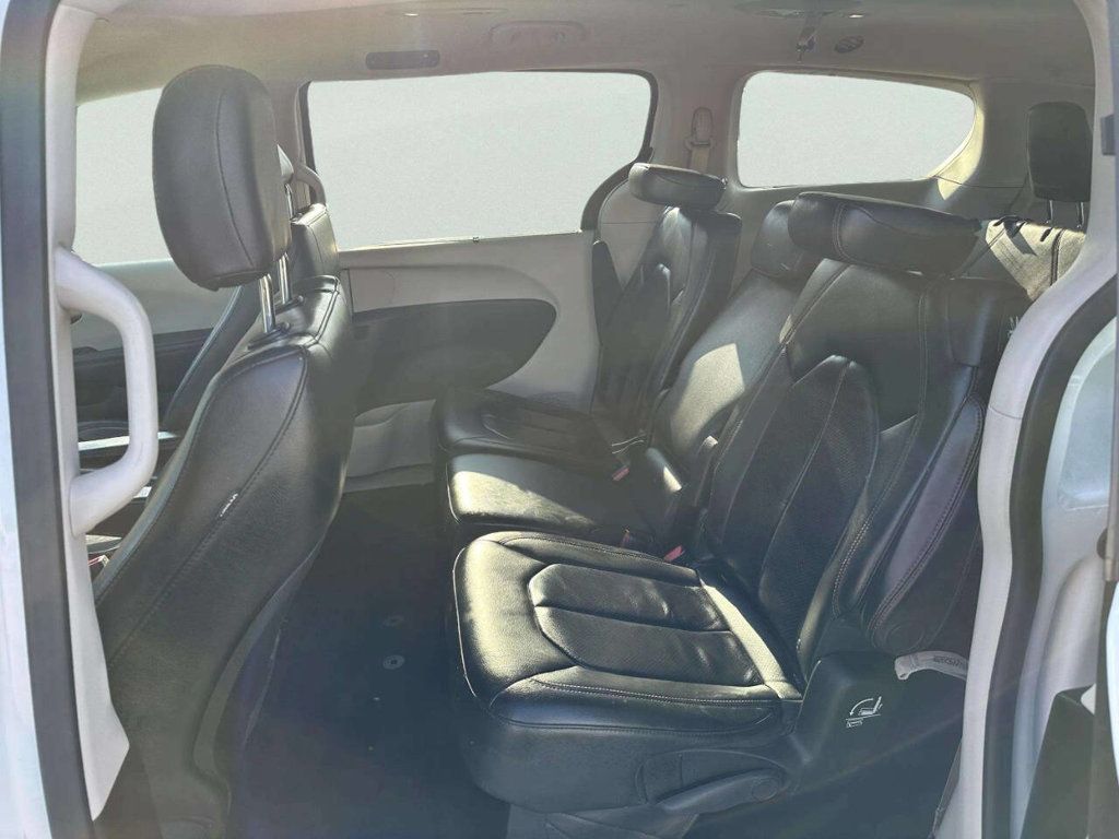 2018 Chrysler Pacifica Touring L FWD - 22959334 - 9