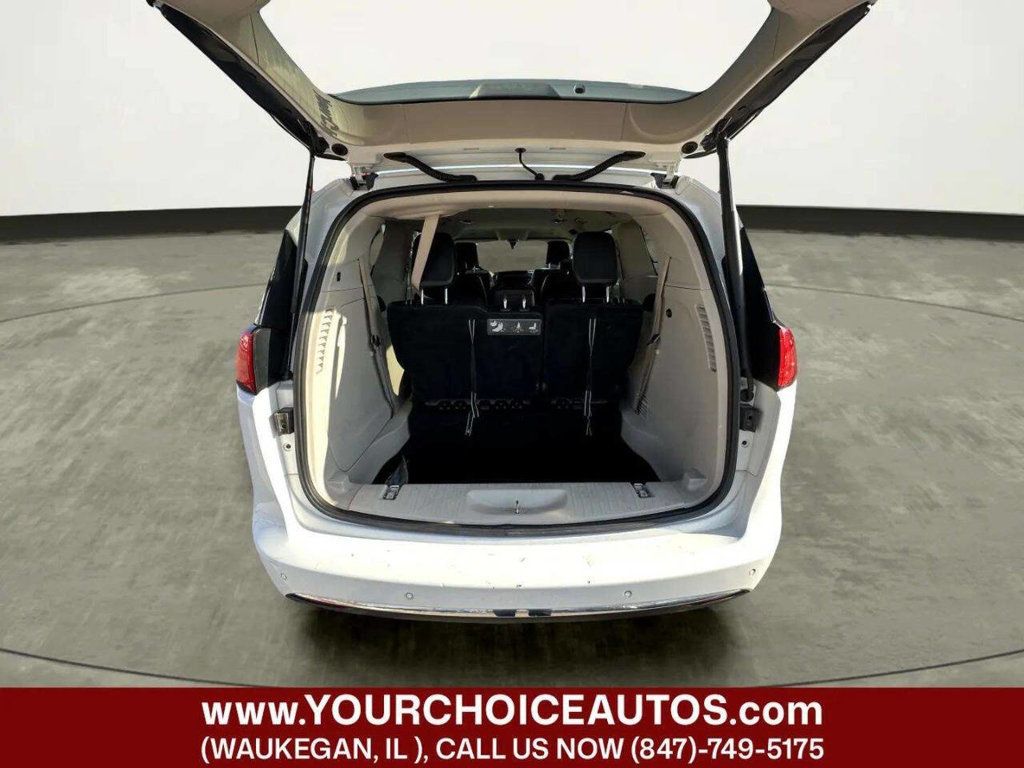 2018 Chrysler Pacifica Touring L FWD - 22959334 - 11