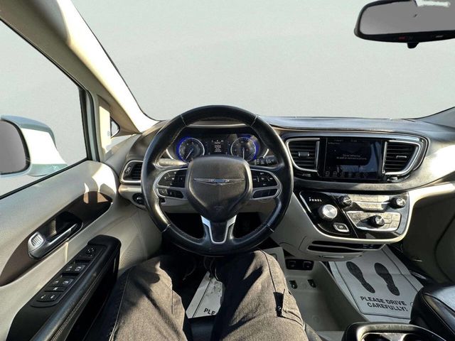 2018 Chrysler Pacifica Touring L FWD - 22959334 - 15